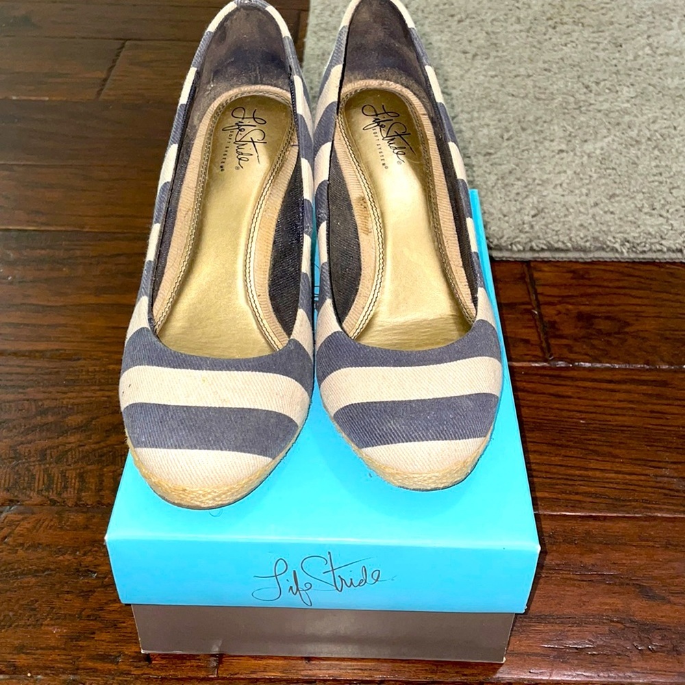 Life Stride Blue and Natural wedges Size 10